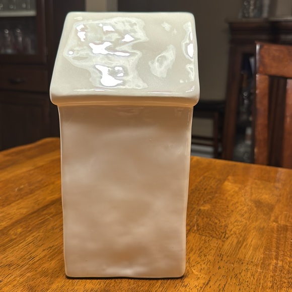 Rae Dunn Ceramic Birdhouse with 'Brave' Inscription - Picture 2 of 5